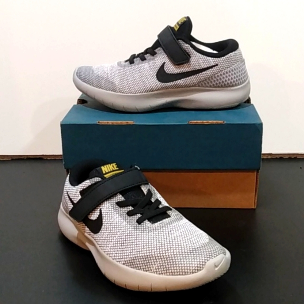 Youth Nike Flex Experience RN 7 Size 3Y Gray